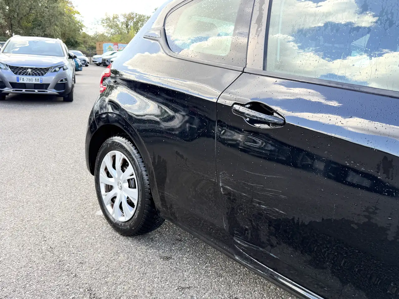 Peugeot 208 208 — photo 2