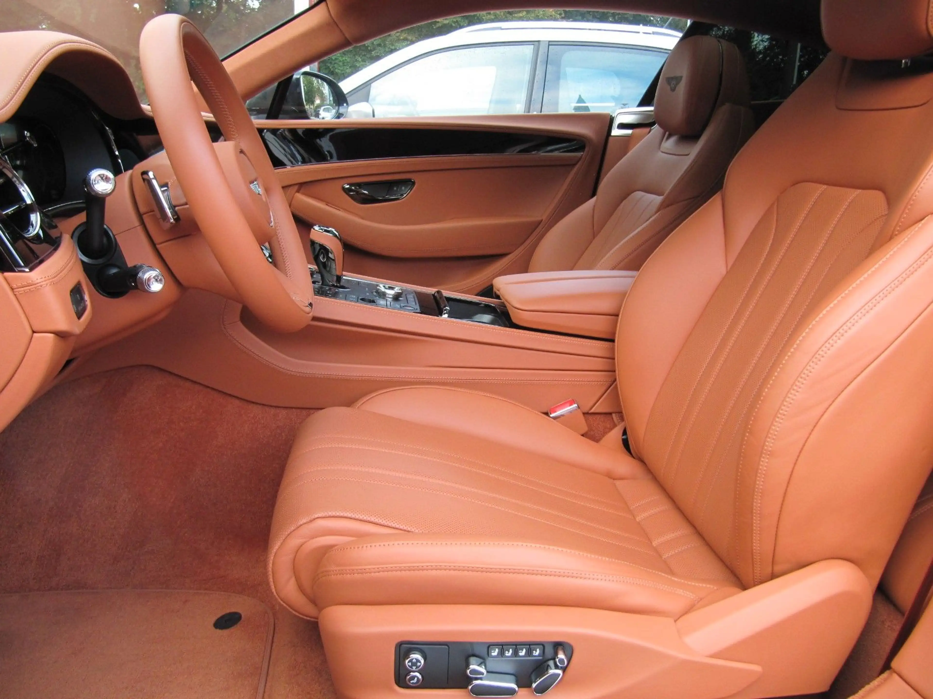 Bentley Continental GT V8 PANORAMA — photo 9