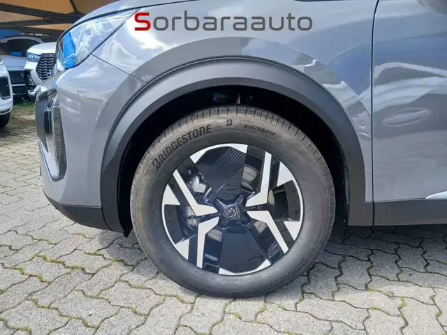 Peugeot 2008 view 8