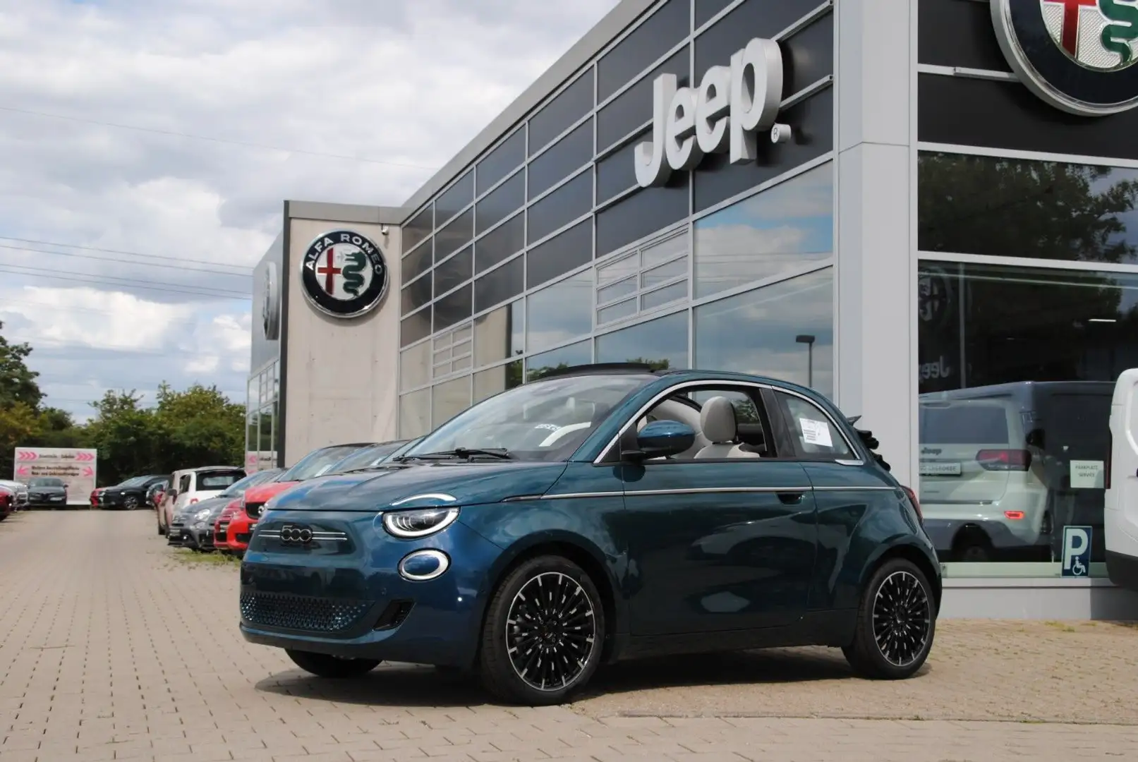Fiat 500e La Prima Cabrio MY25 NP: 42.530€ Vert - 1