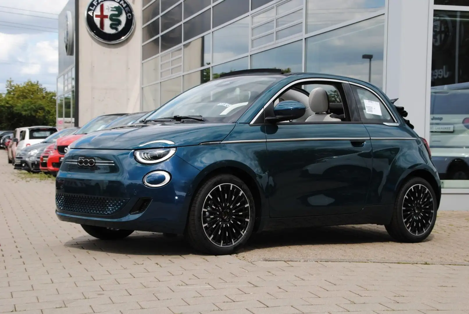 Fiat 500e La Prima Cabrio MY25 NP: 42.530€ Vert - 2
