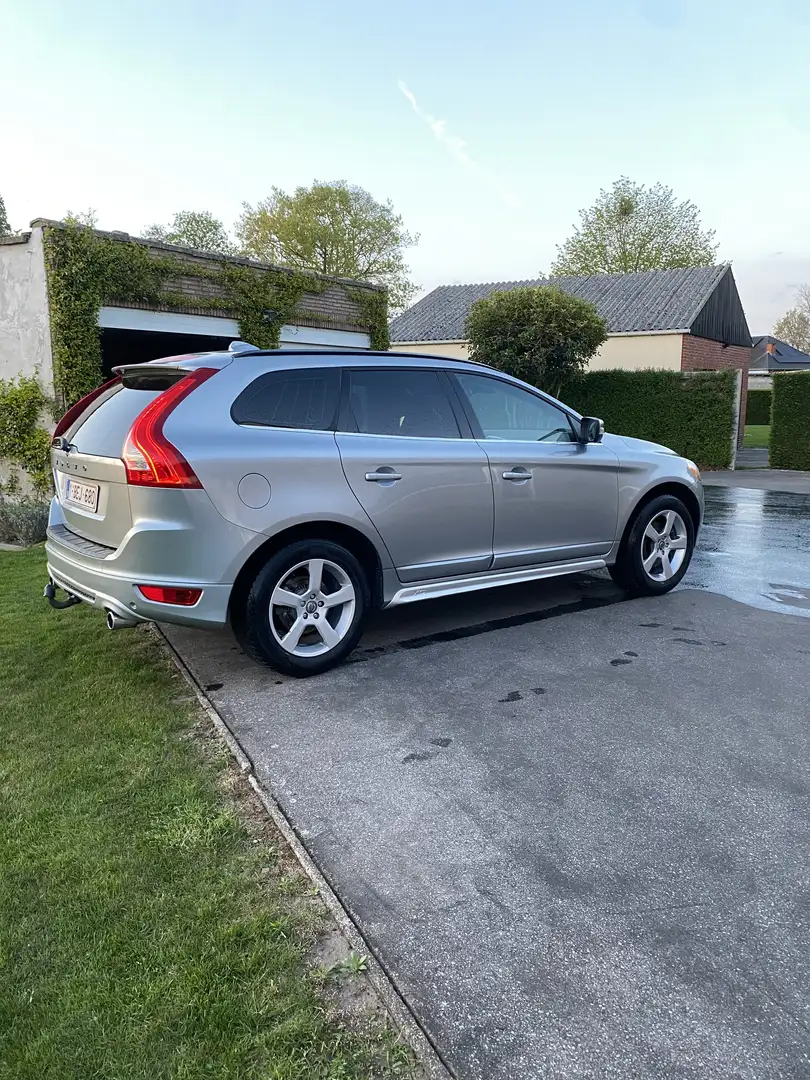 Volvo XC60 DRIVe R Design - 2