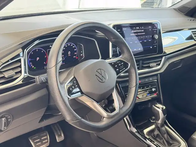 Volkswagen T-Roc view 18