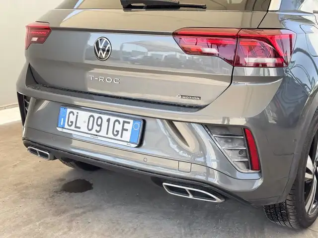 Volkswagen T-Roc view 17