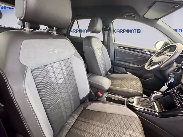 Volkswagen T-Roc view 8