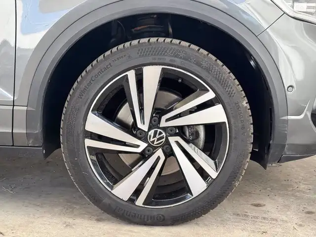 Volkswagen T-Roc view 14