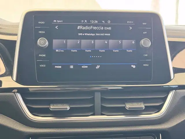 Volkswagen T-Roc view 23