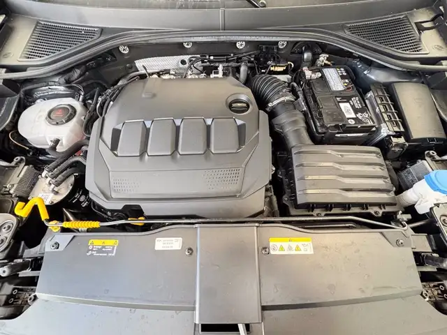Volkswagen T-Roc view 12