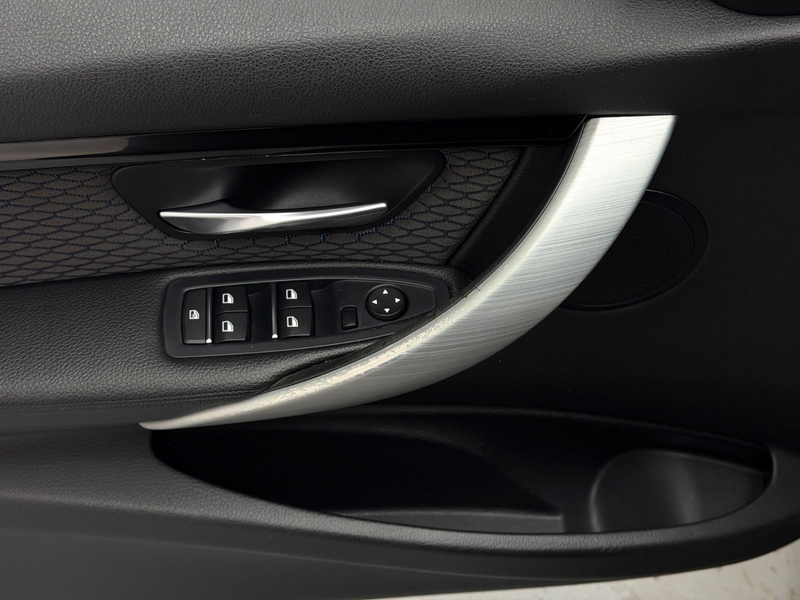 BMW 320 i xDri. M-Paket|LED|Pano|PDC|SHZ|Alcan|M-Lenk — photo 12