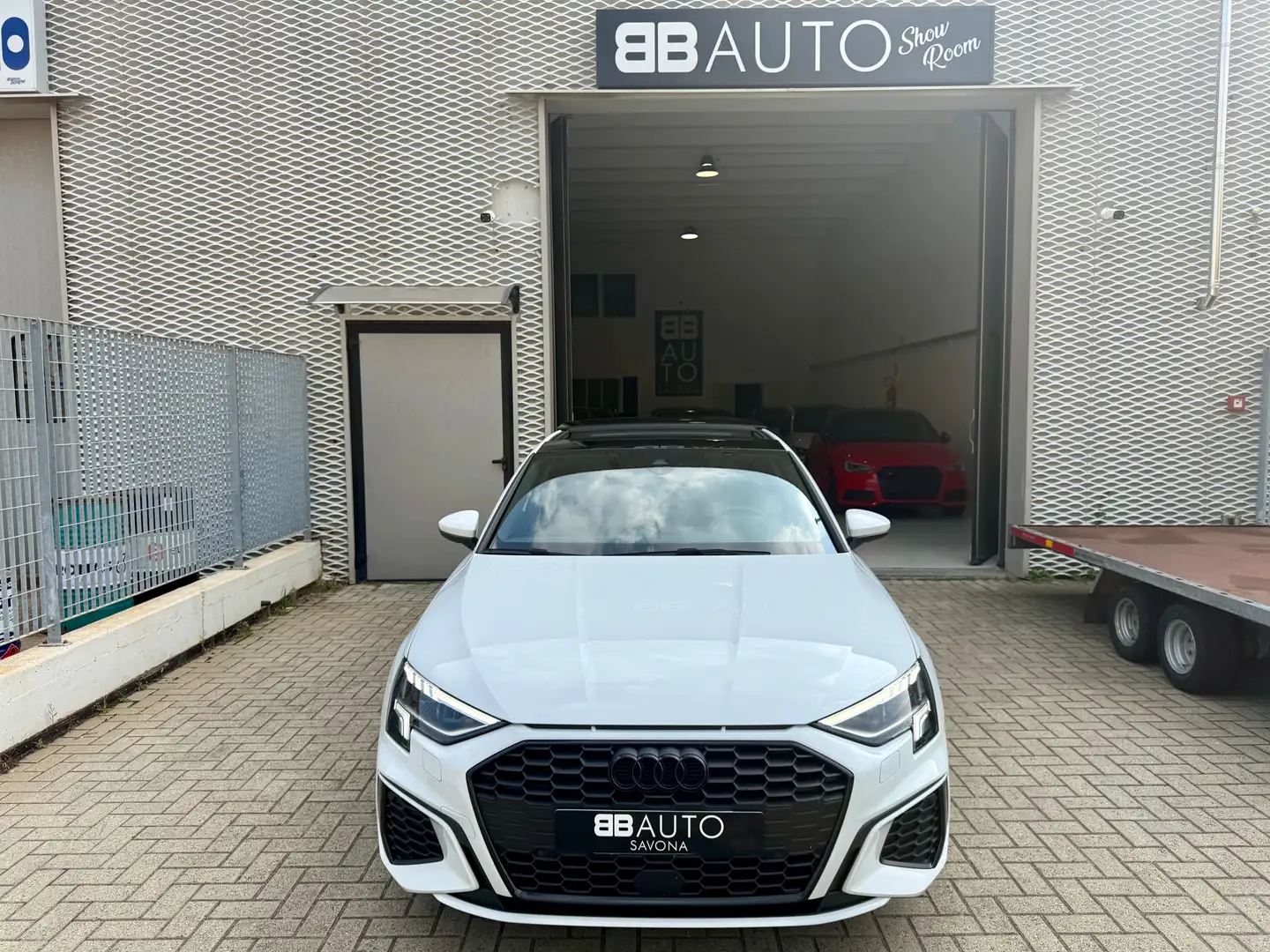 Audi A3 SPB 35 TDI S tronic Identity Black TETTO GUSCI Bianco - 1