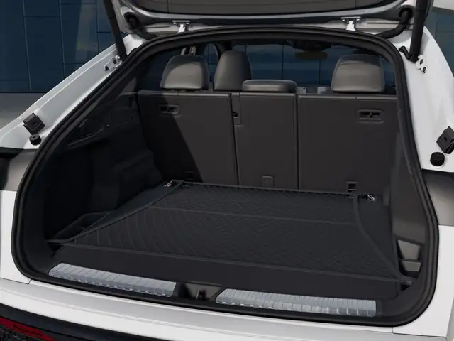 Audi Q5 view 12