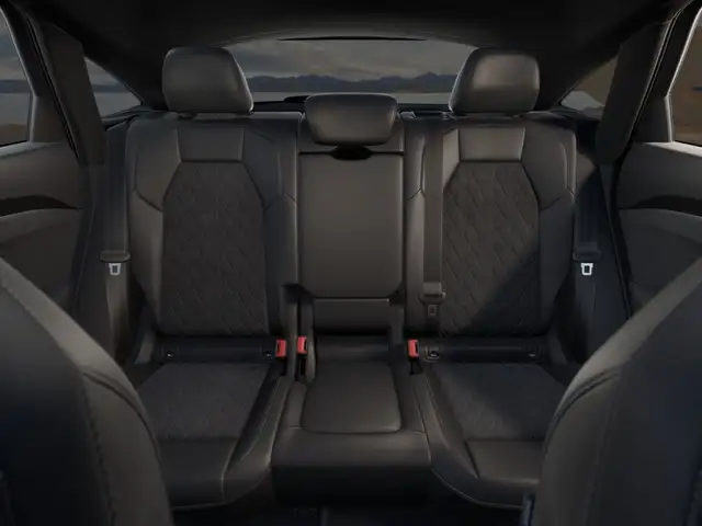 Audi Q5 view 10