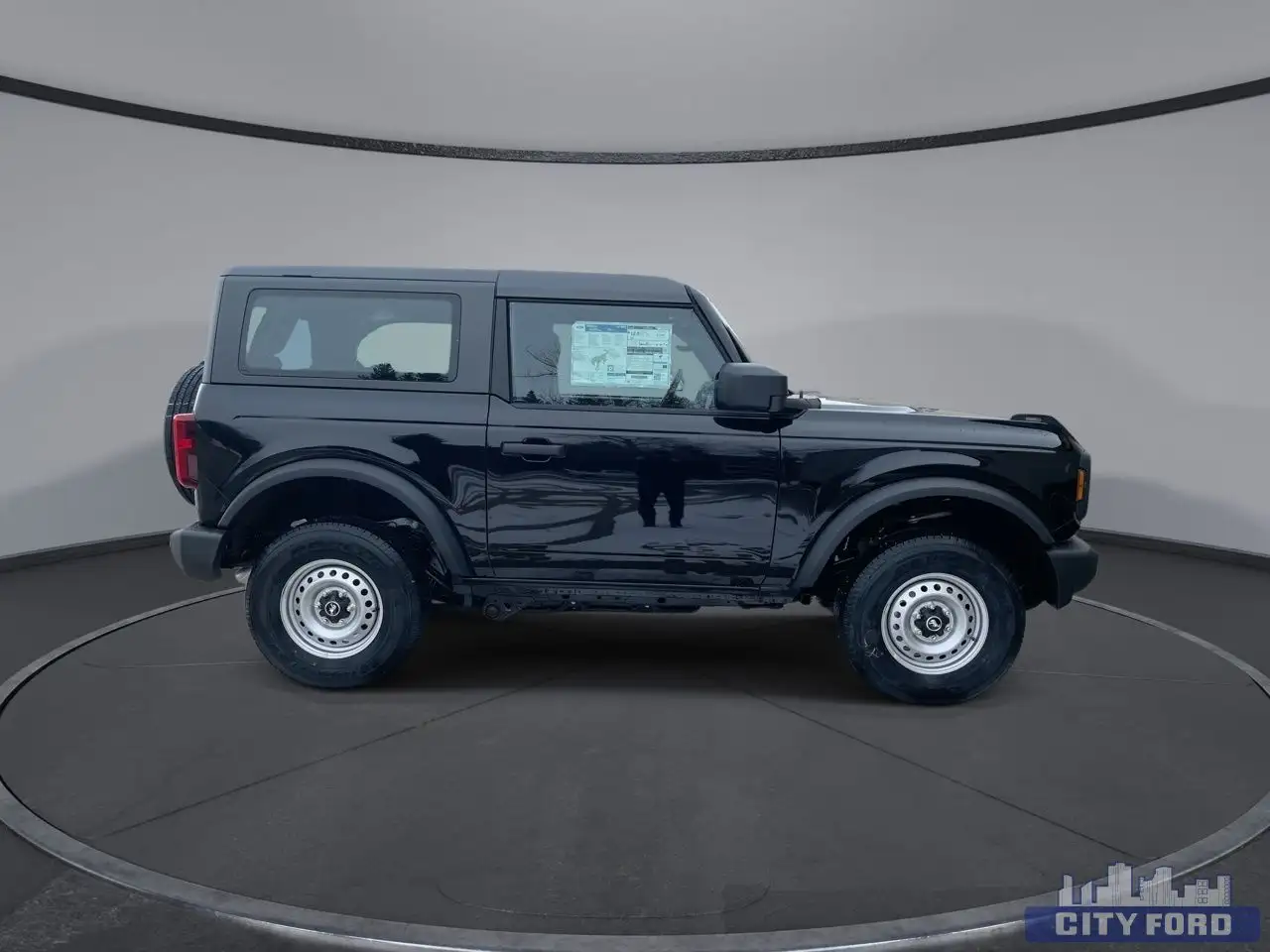 Ford Bronco снимка Ford Bronco