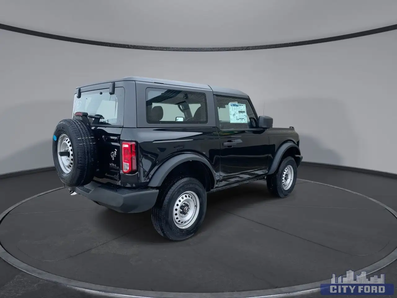 Ford Bronco снимка Ford Bronco