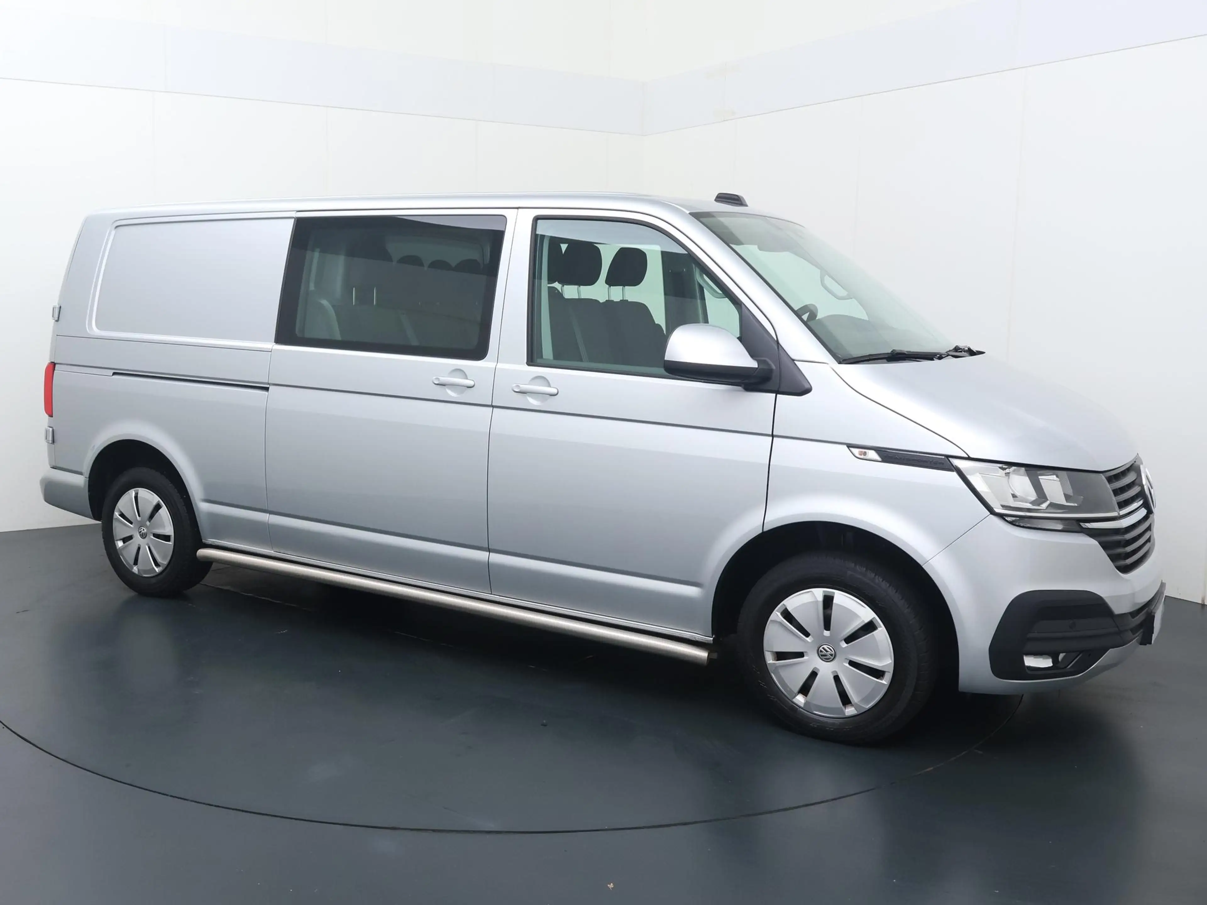 Volkswagen T6.1 Transporter 2.0 TDI L2H1 30 DC Highline | 150 PK | Trekhaak | — photo 3