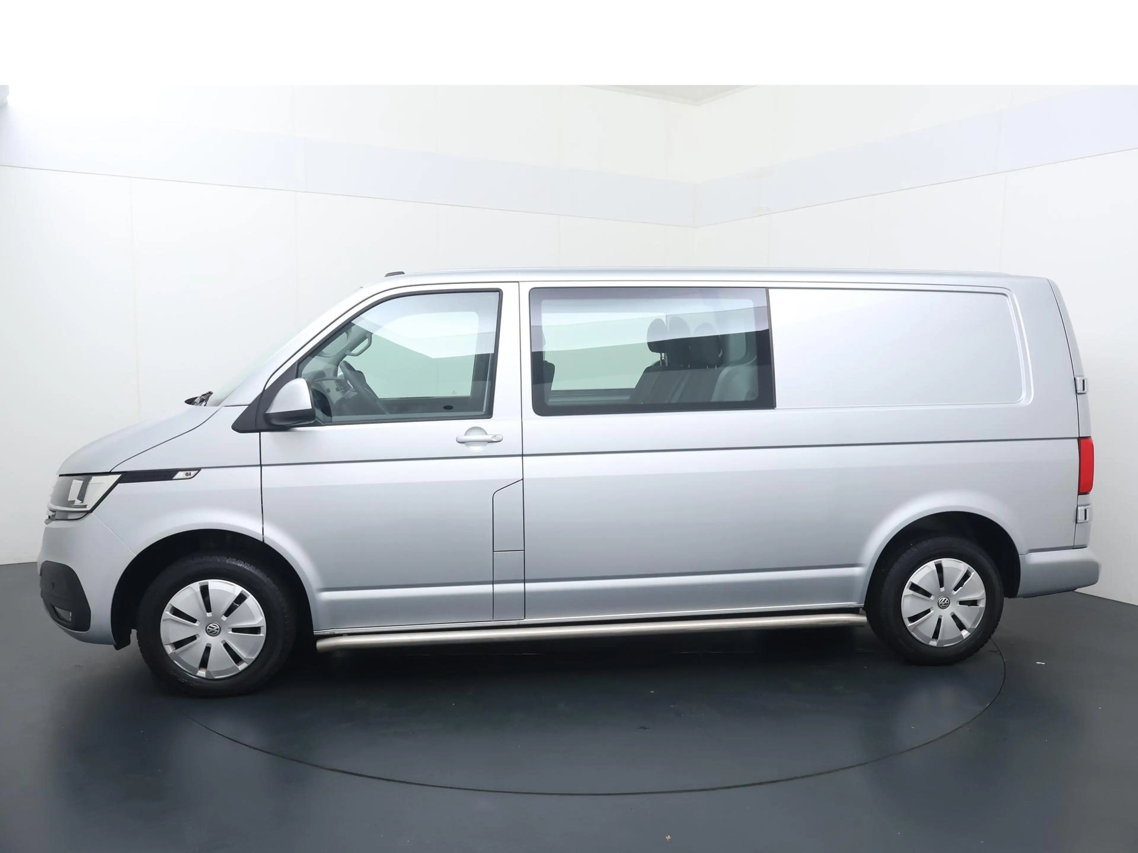 Volkswagen T6.1 Transporter 2.0 TDI L2H1 30 DC Highline | 150 PK | Trekhaak | — photo 2