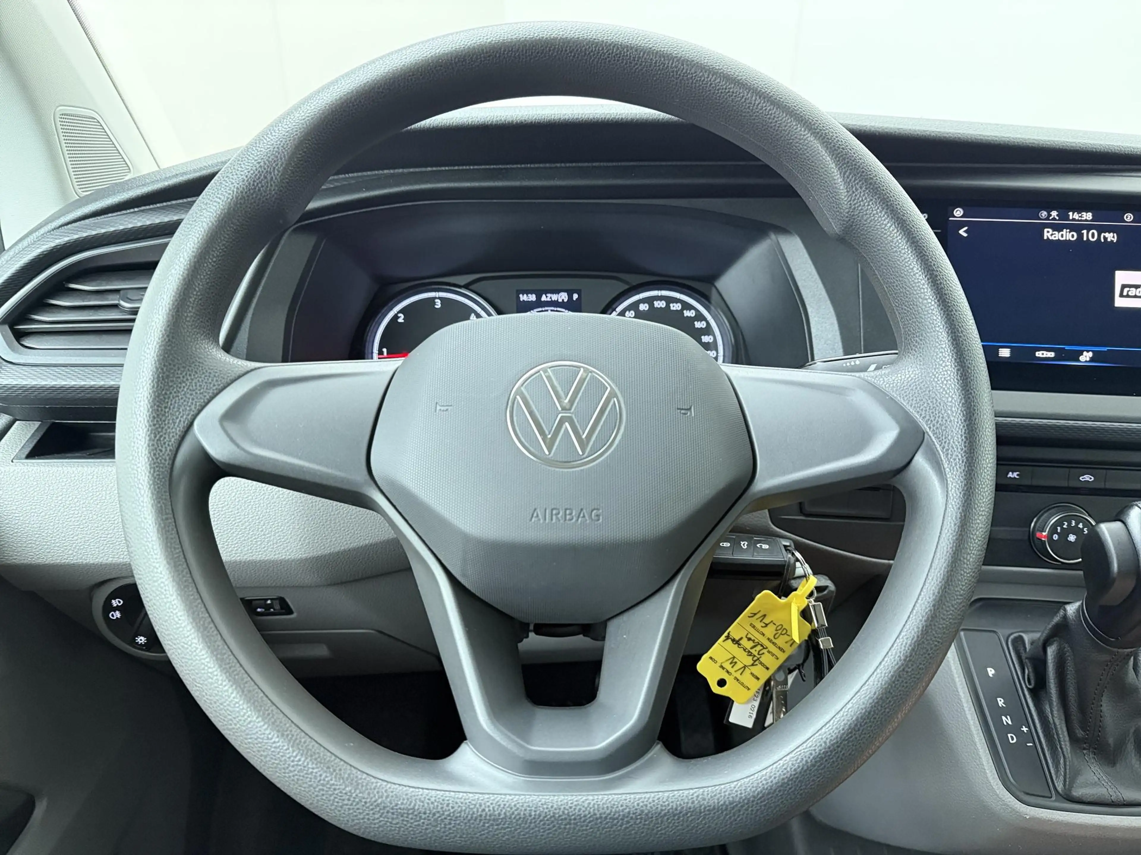 Volkswagen T6.1 Transporter 2.0 TDI L2H1 30 DC Highline | 150 PK | Trekhaak | — photo 7
