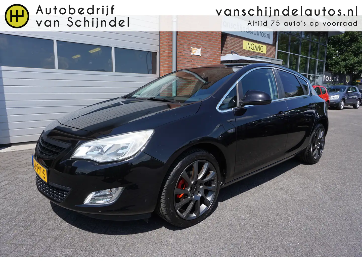 Opel Astra 1.4 Turbo Cosmo NL AUTO - NAP - TREKHAAK - 18 INCH Zwart - 1