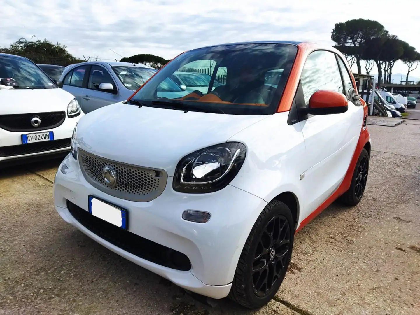 smart forTwo 1.0cc TWINAMIC PASSION 71CV CAMBIO AL VOLANTE Bianco - 1