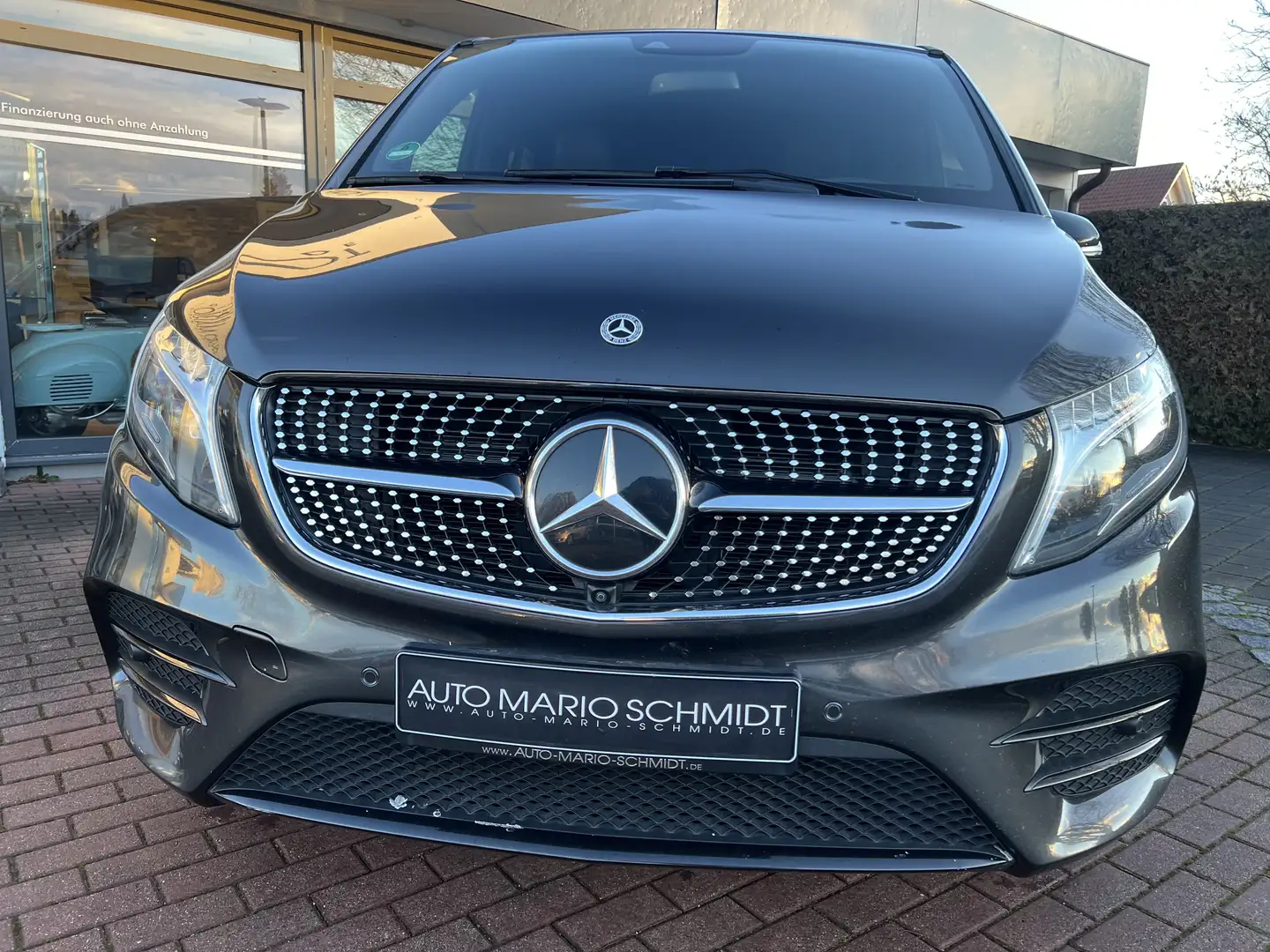 Mercedes-Benz V 300 d AMG-Line AVANTGARDE EDITION 4MATIC Grau - 1
