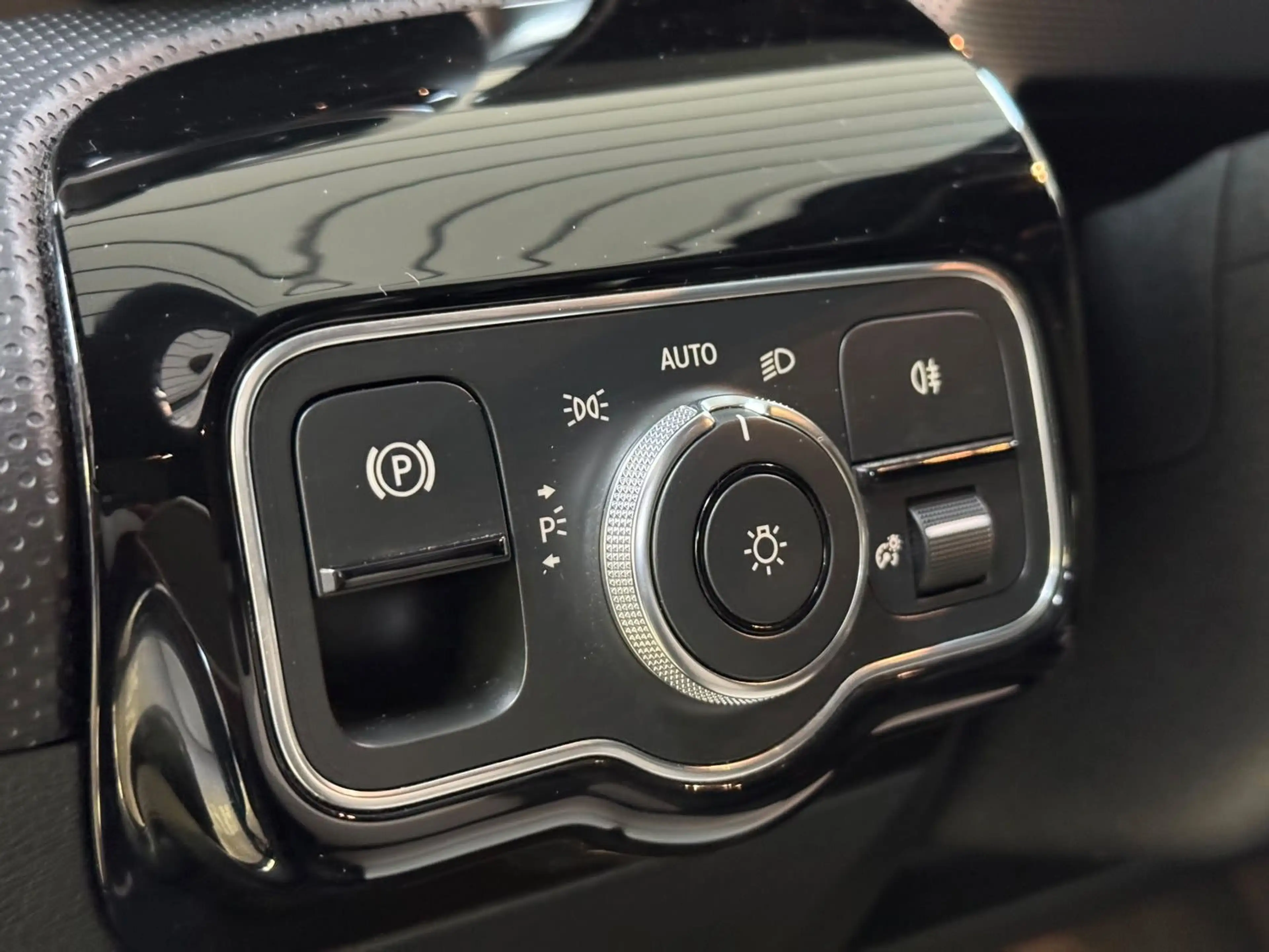 Mercedes-Benz A 220 *AMG-Line*Widescreen*MBUX — photo 37