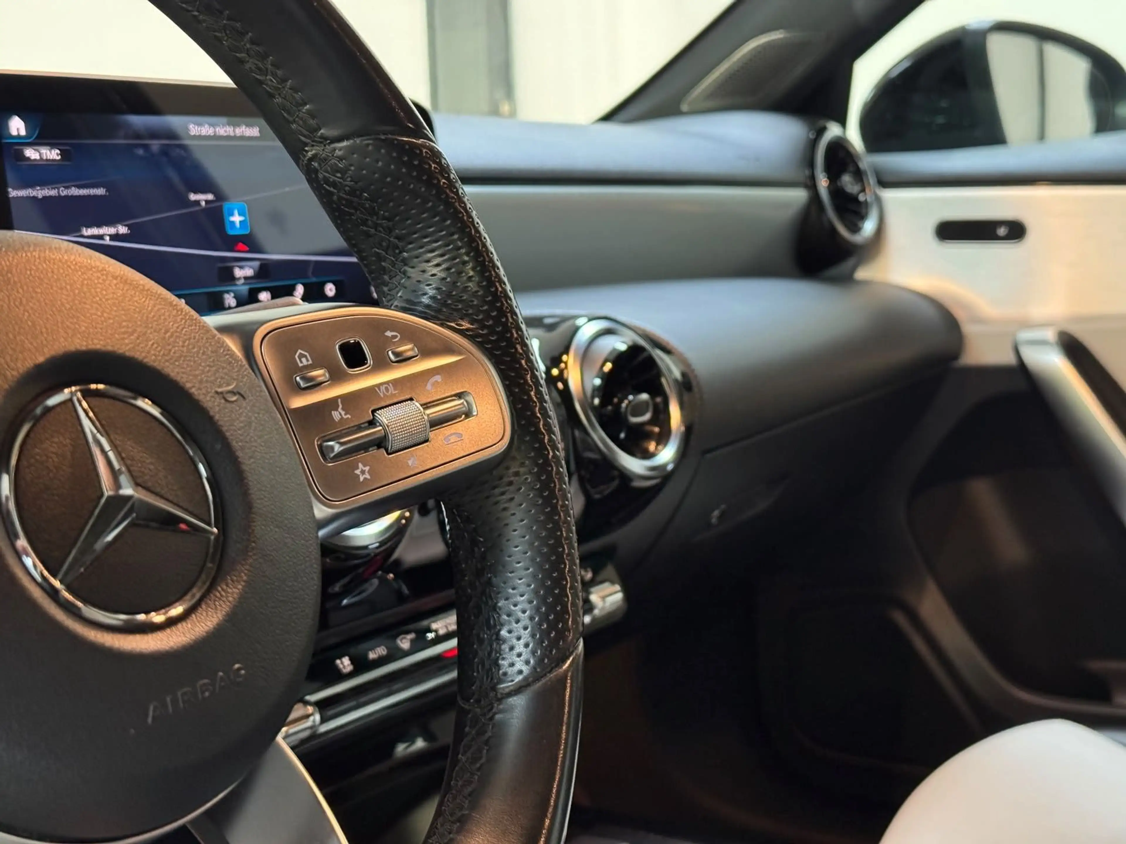 Mercedes-Benz A 220 *AMG-Line*Widescreen*MBUX — photo 33