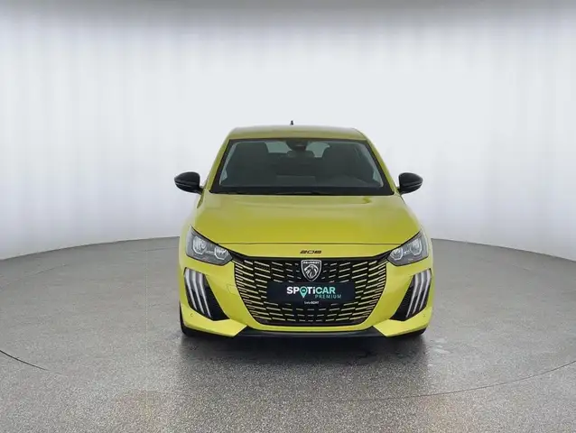 Peugeot 208 view 2