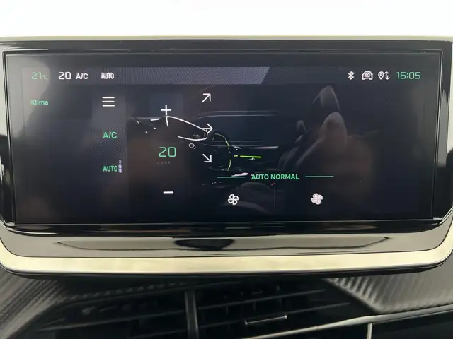 Peugeot 208 view 12