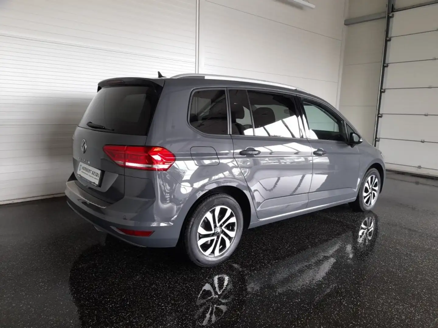 Volkswagen Touran ACTIVE 2,0 TDI DSG *STANDHZG / VOLL-LED MIT FLA / VIRTUELL / NAVI / AHV & KAMERA / ACC / 3-ZONEN KLIMA / SHZG VO&HI* Grau - 2
