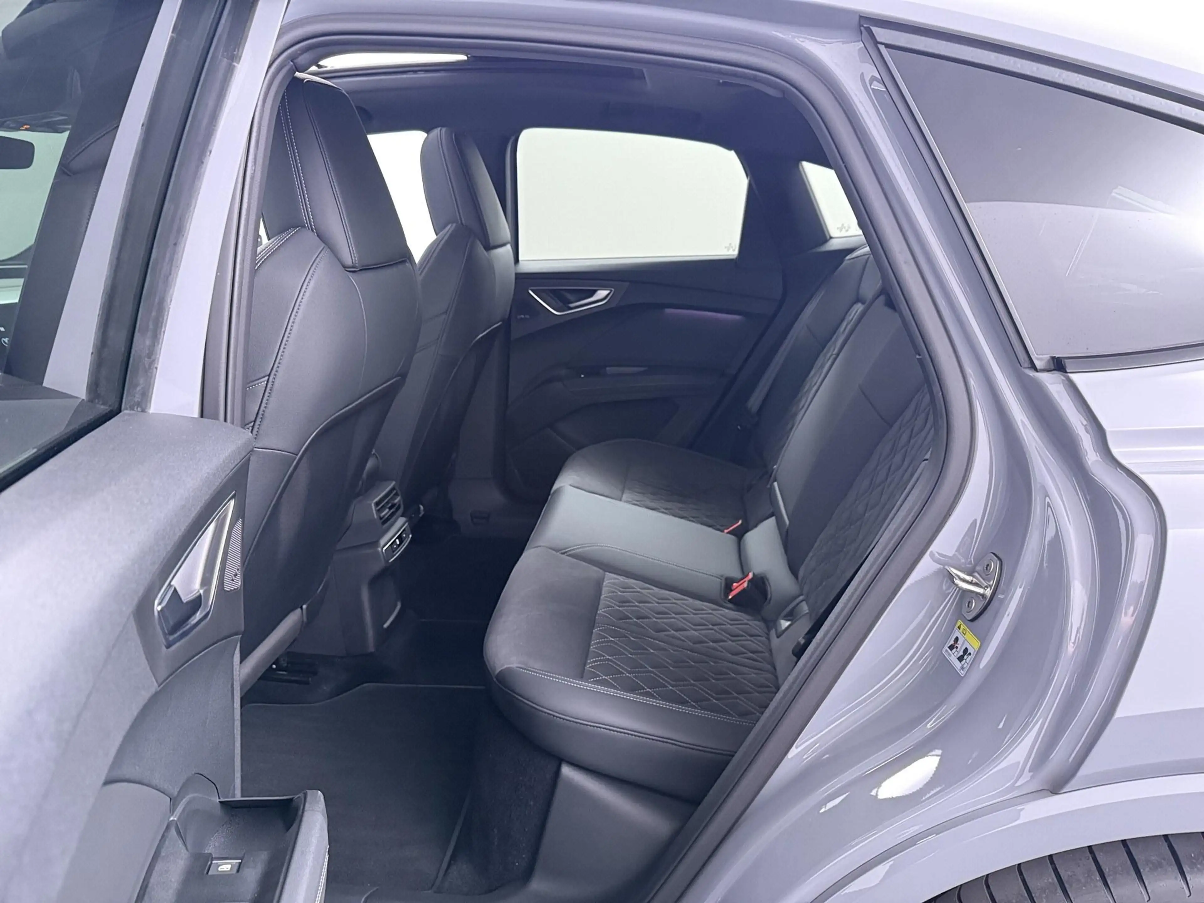 Audi Q4 e-tron Sportback 50 quattro S edition 77 kWh | ACC | Pano — photo 7