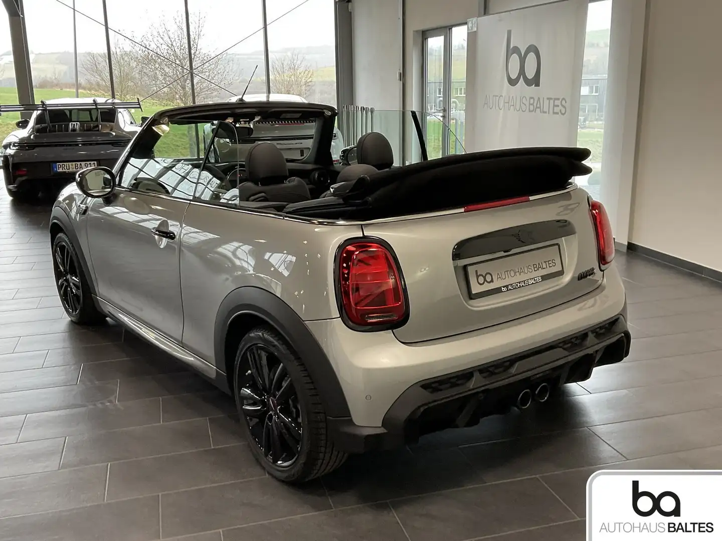 MINI Cooper S Cabrio Cooper S Cabrio JCW Trim LED/Navi/Kam/Driv/SH Plateado - 2