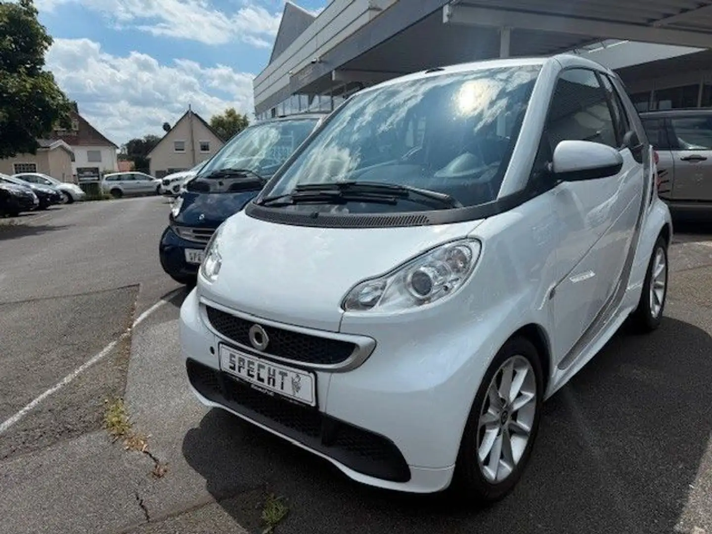 smart forTwo fortwo cabrio Micro Hybrid Drive 52kW Weiß - 1