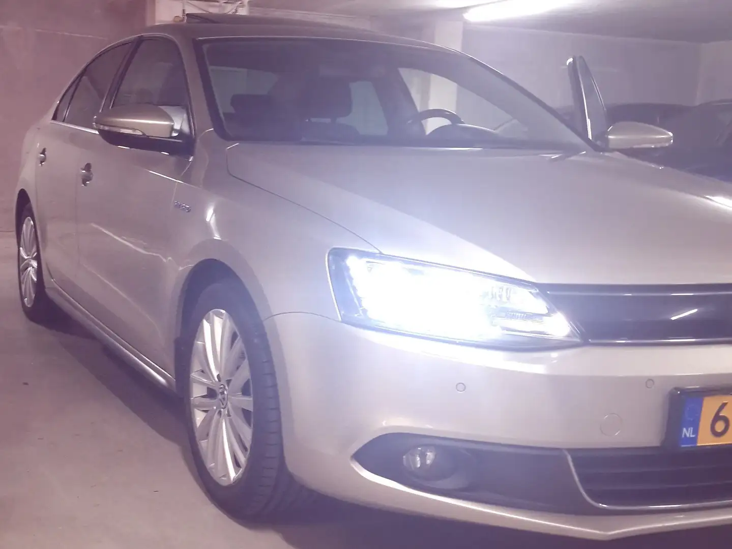 Volkswagen Jetta VW Jetta 1.4 TSI Hybrid Highline 7-DSG AUT 2013 Beige - 2