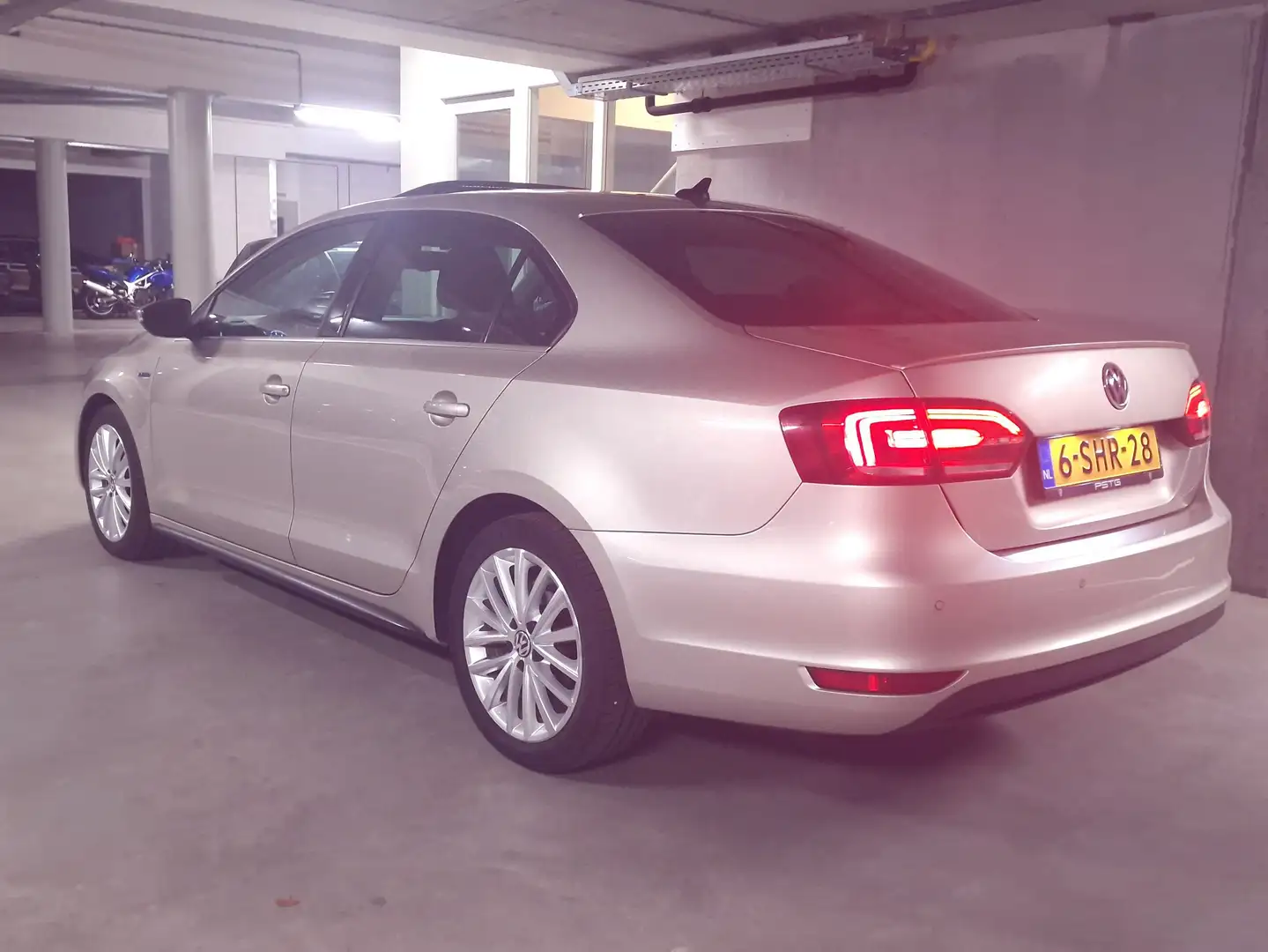 Volkswagen Jetta VW Jetta 1.4 TSI Hybrid Highline 7-DSG AUT 2013 Beige - 1