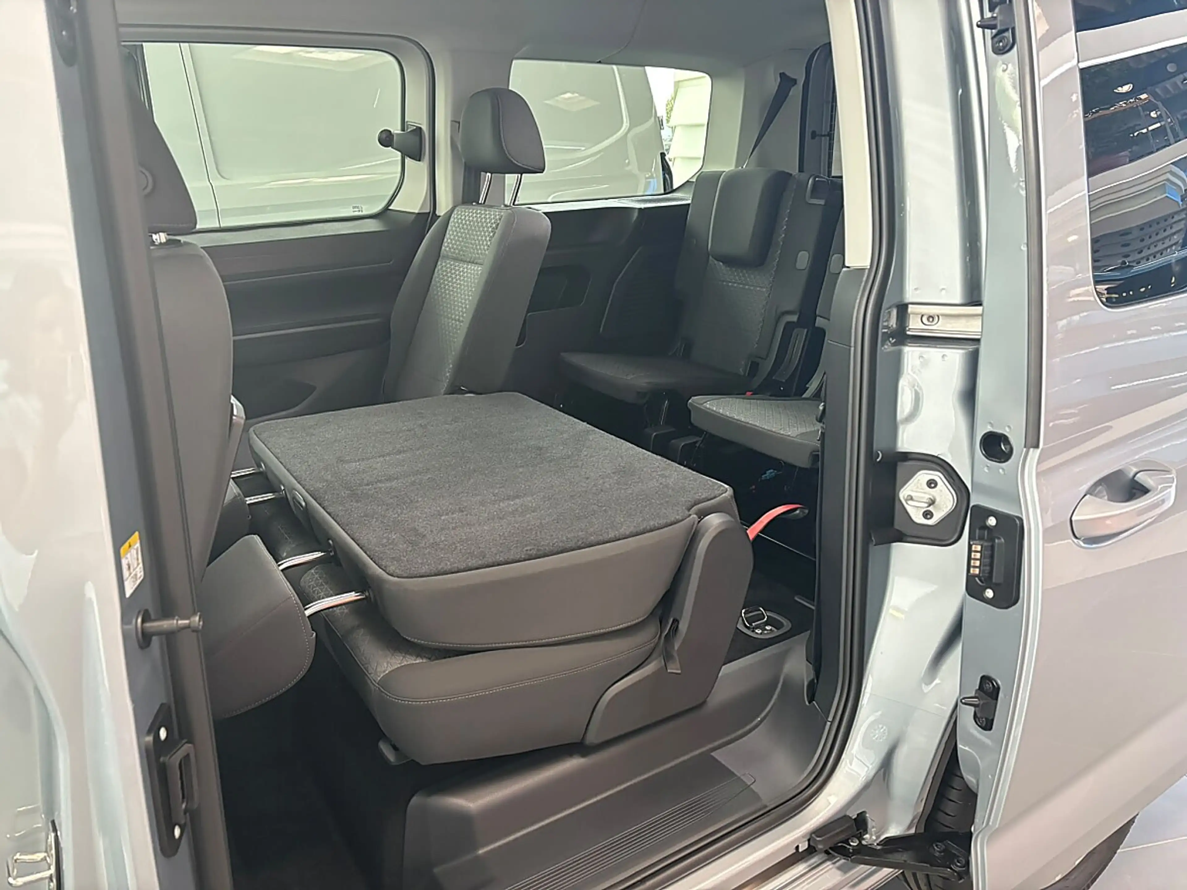 Ford Tourneo Connect GRA LWB TIT 1.5L 150PS A6 FWD — photo 7