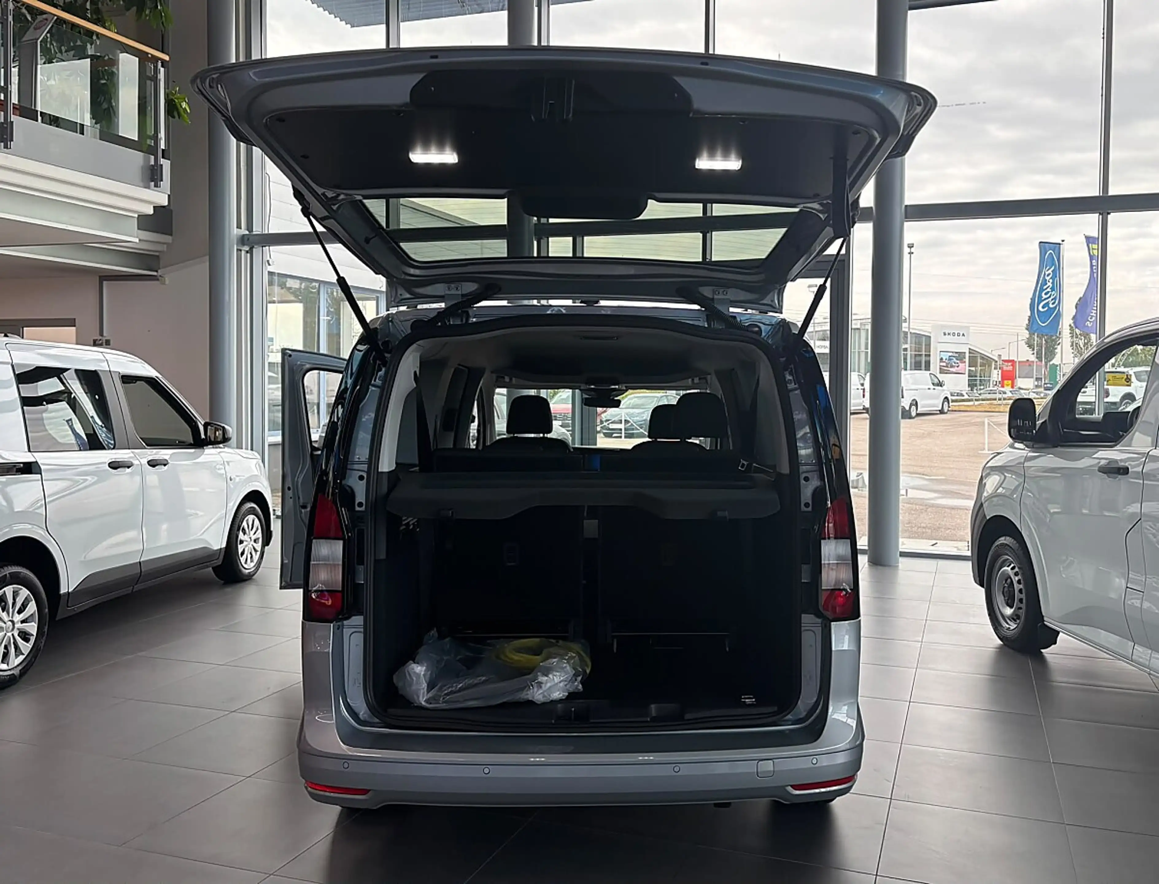Ford Tourneo Connect GRA LWB TIT 1.5L 150PS A6 FWD — photo 5