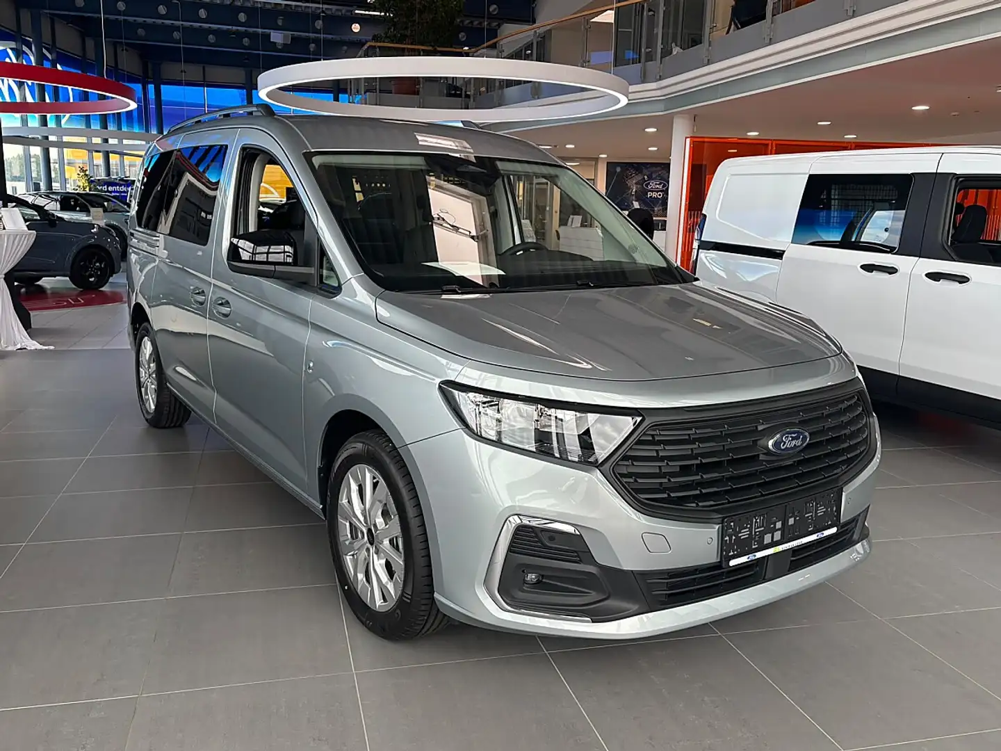 Ford Tourneo Connect GRA LWB TIT 1.5L 150PS A6 FWD Silber - 1