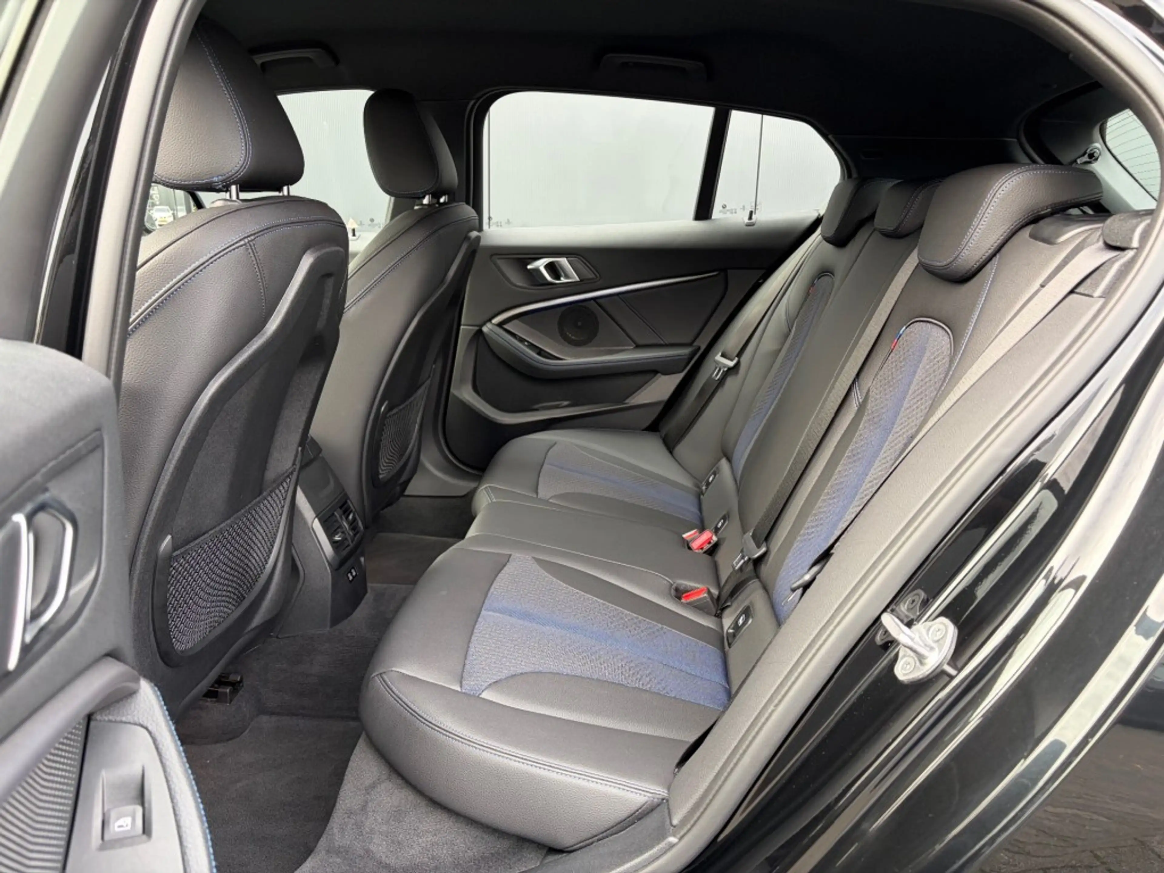 BMW 116 116i M Sport Leder Navi LED Carplay Live Cockpit N — photo 16