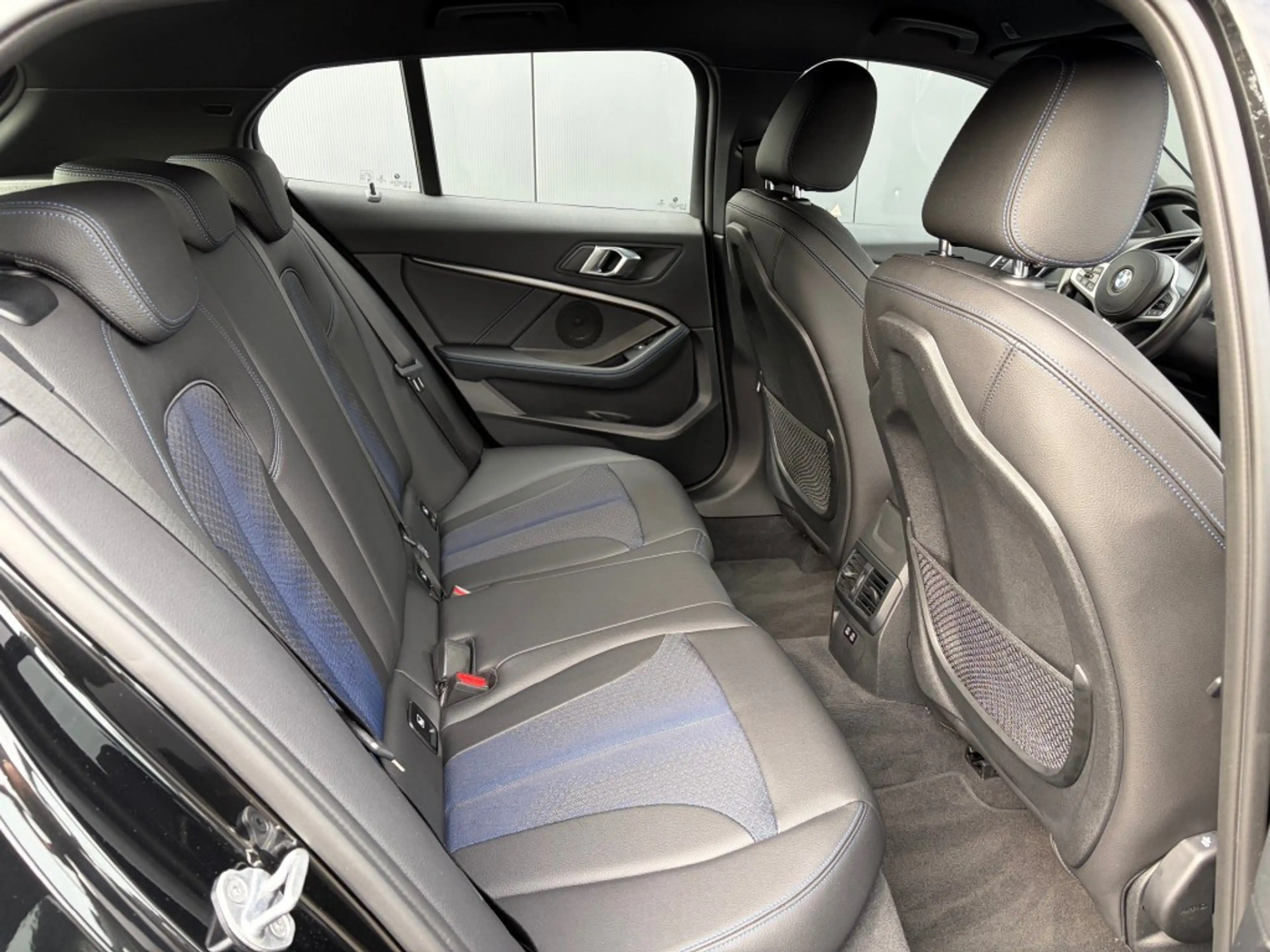 BMW 116 116i M Sport Leder Navi LED Carplay Live Cockpit N — photo 4