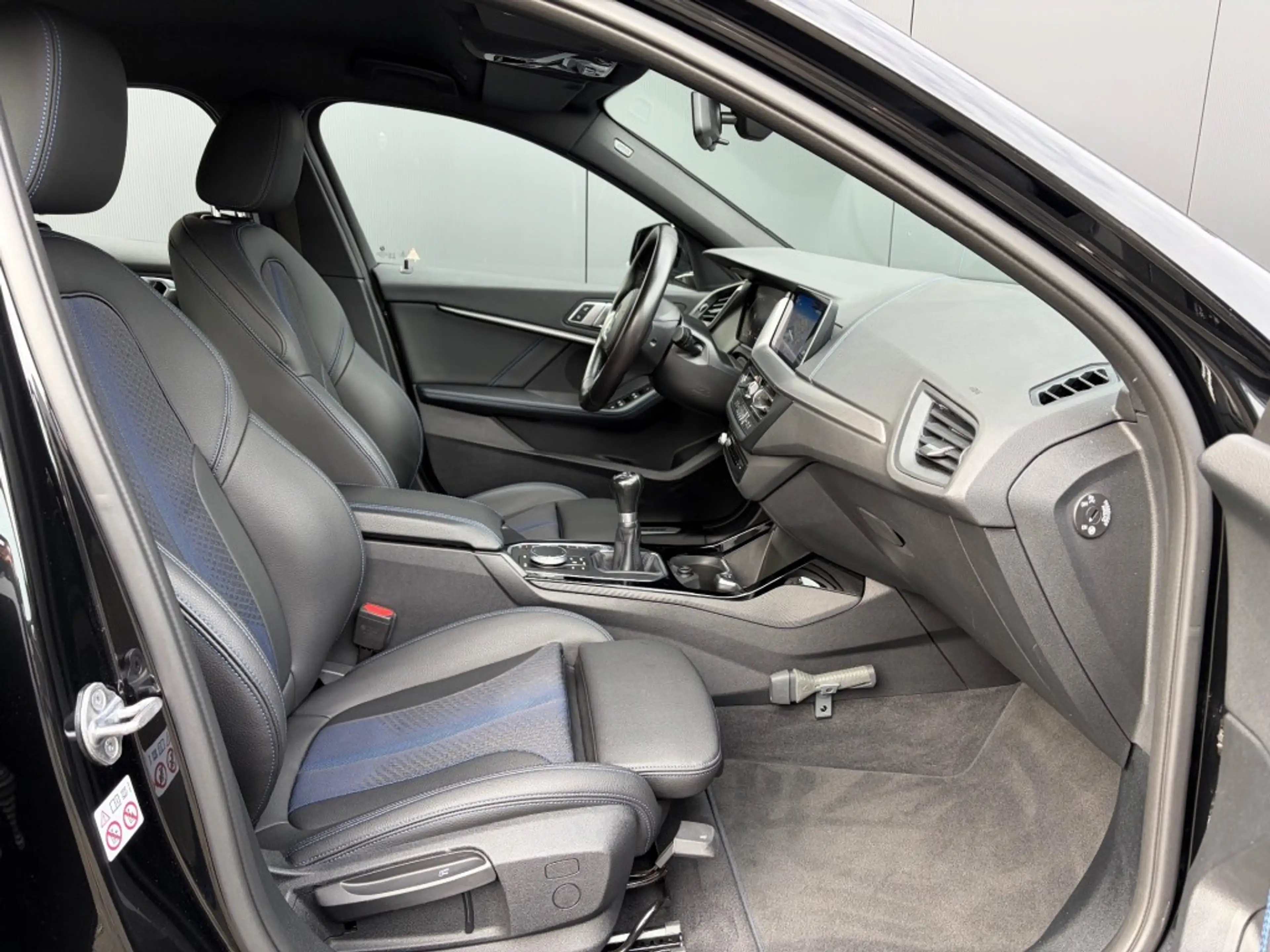 BMW 116 116i M Sport Leder Navi LED Carplay Live Cockpit N — photo 3