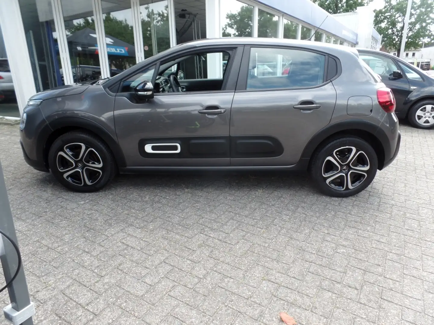 Citroen C3 1.2 PT Feel Grijs - 2