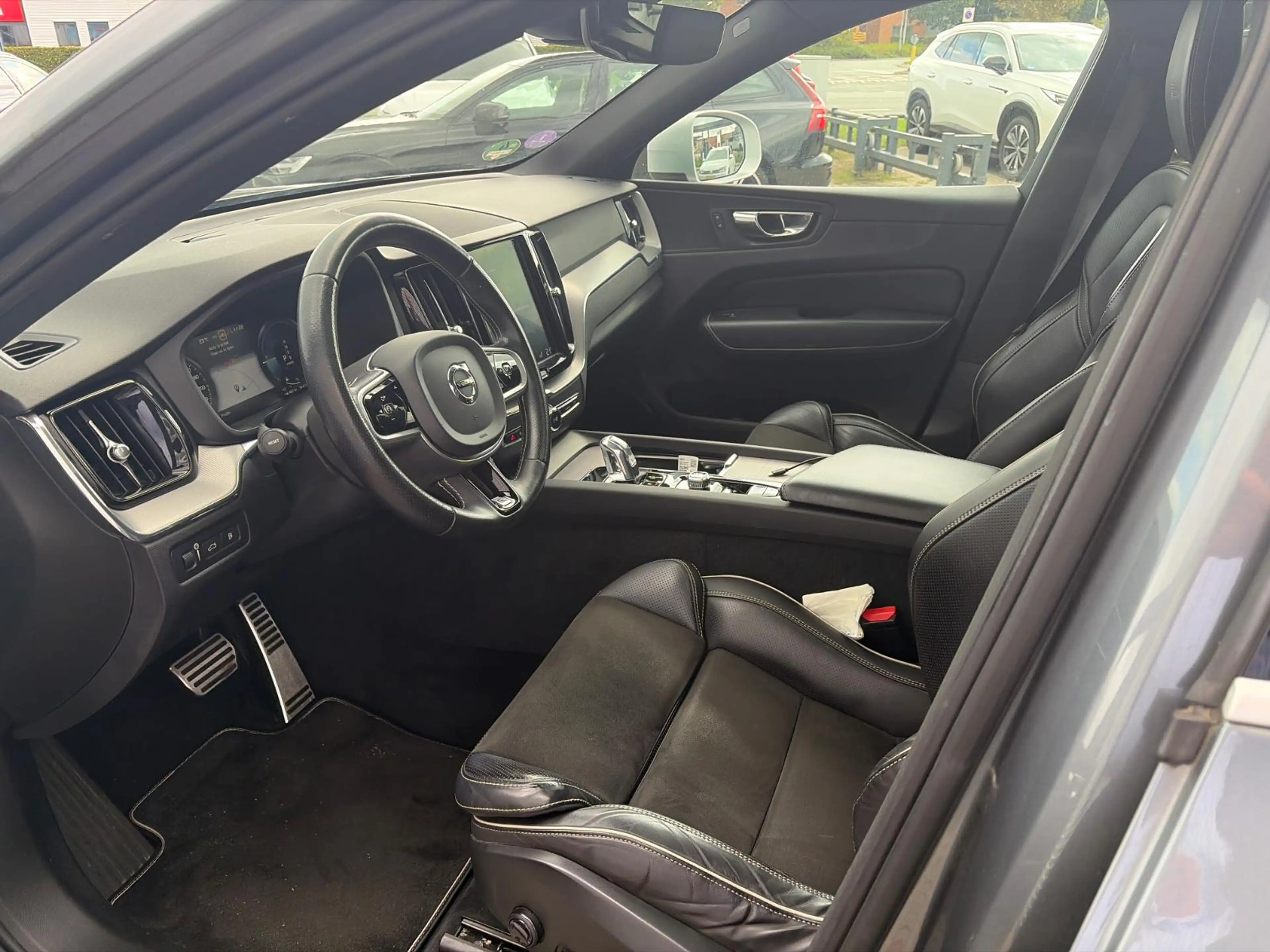 Volvo XC60 2.0 T8 Twin Engine AWD R-Design | Plug-in Hybrid ( — photo 6