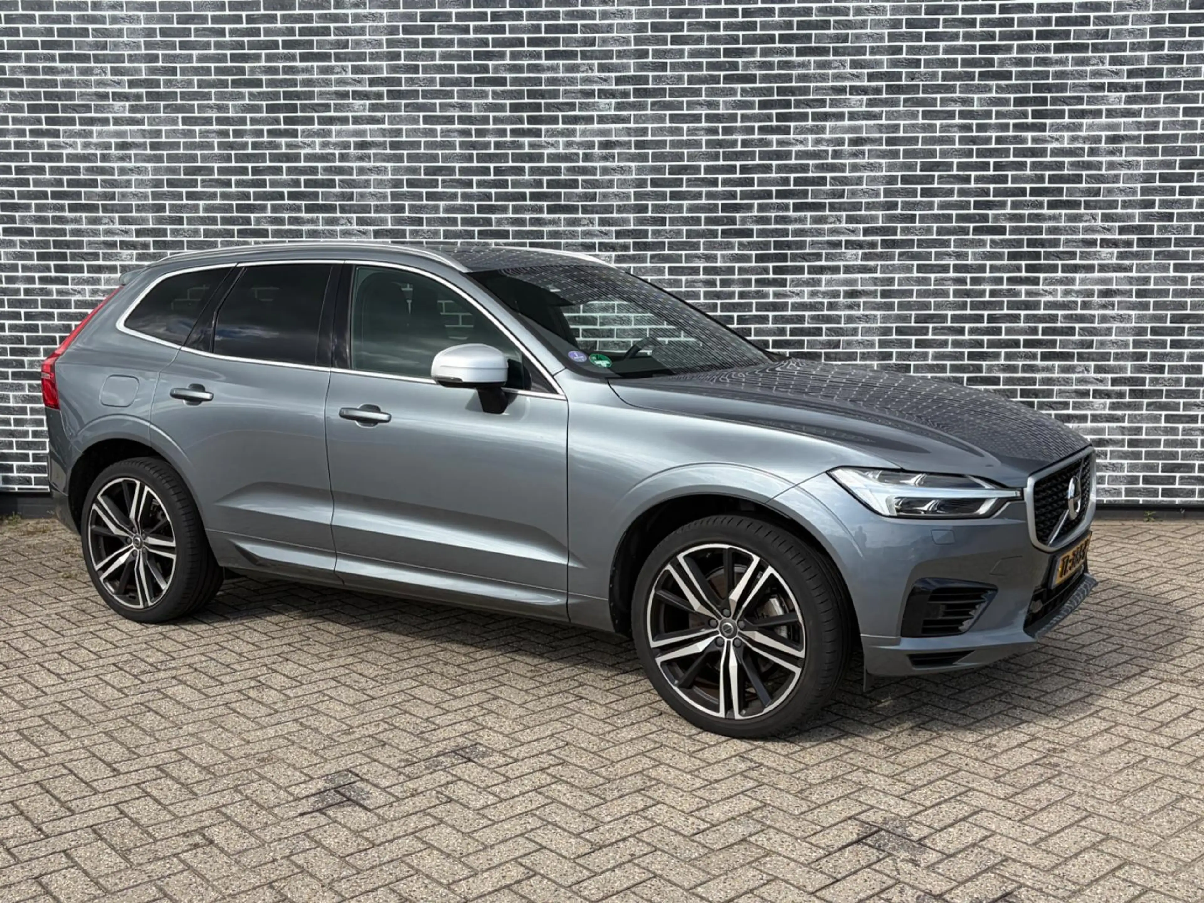 Volvo XC60 2.0 T8 Twin Engine AWD R-Design | Plug-in Hybrid ( — photo 3