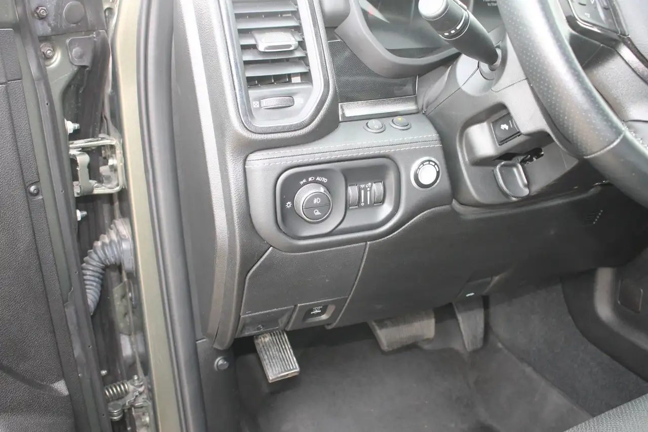 Dodge RAM 2023 — фото 12