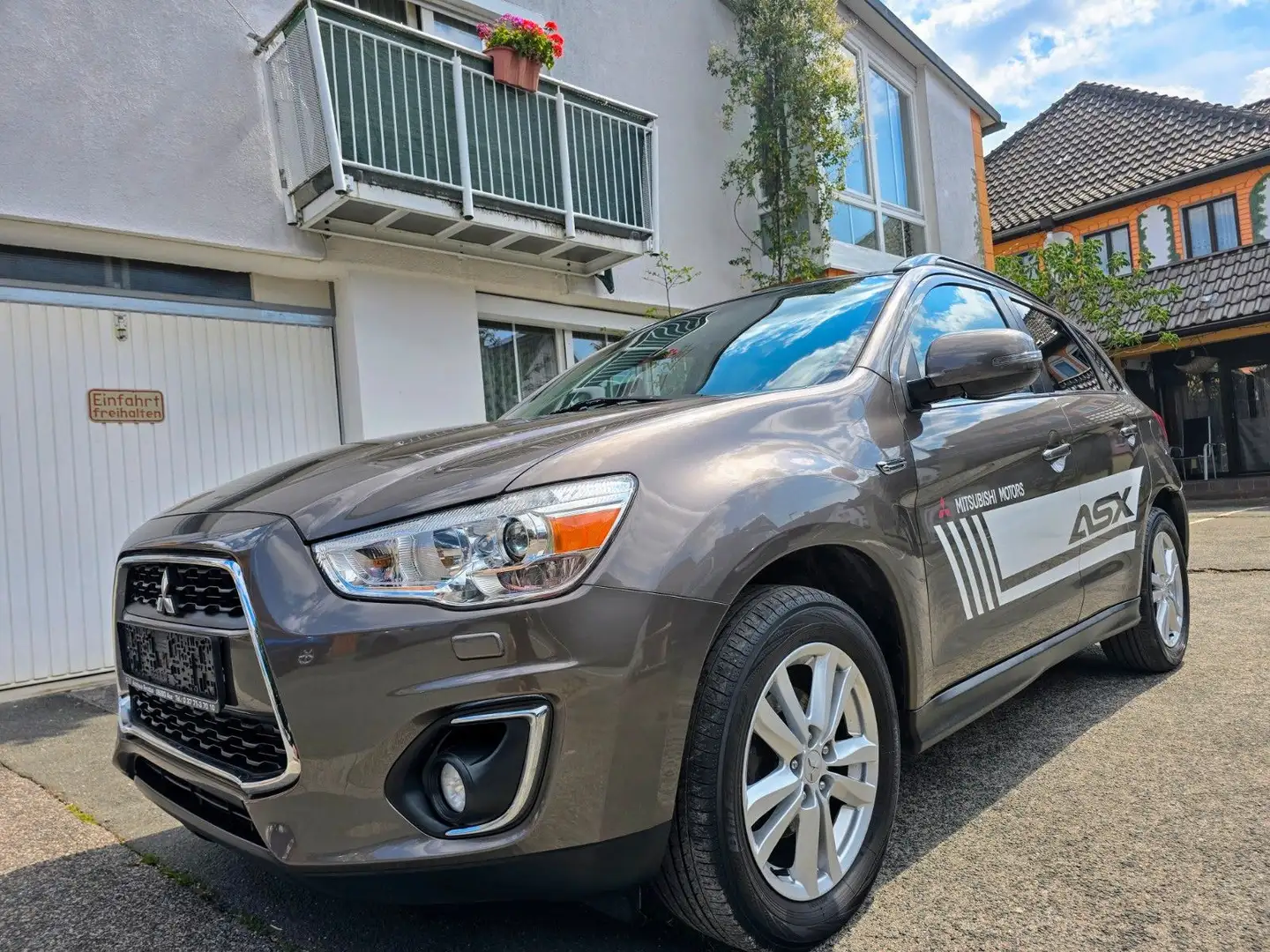 Mitsubishi ASX Intense 4WD - Panaroma - AHK Braun - 1