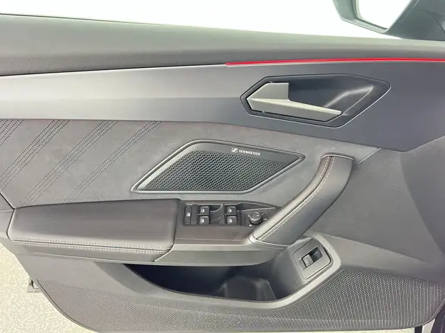 Cupra Leon view 11