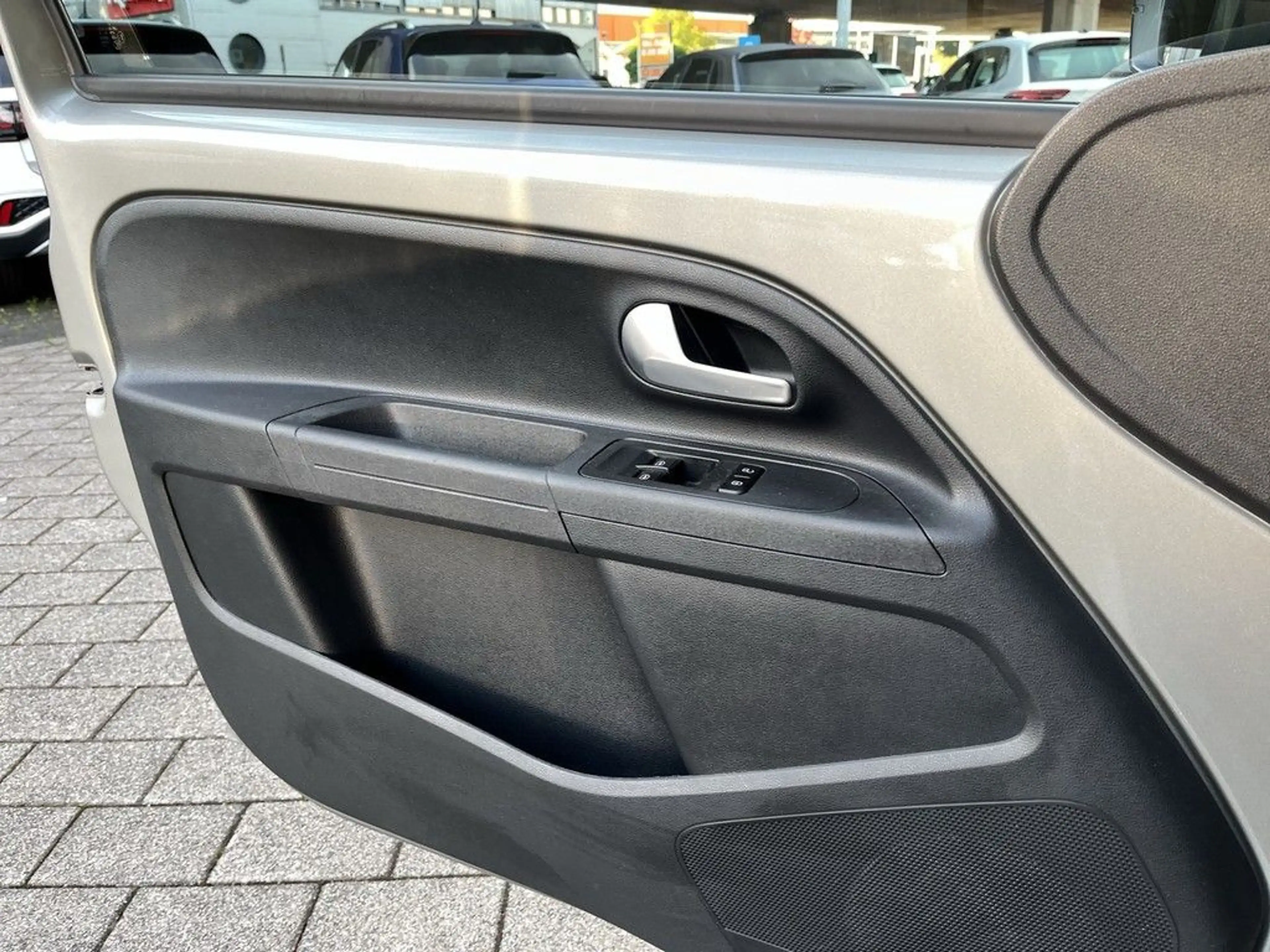 Volkswagen e-up! e-up ! Style RFK PDC DAB+ — photo 25