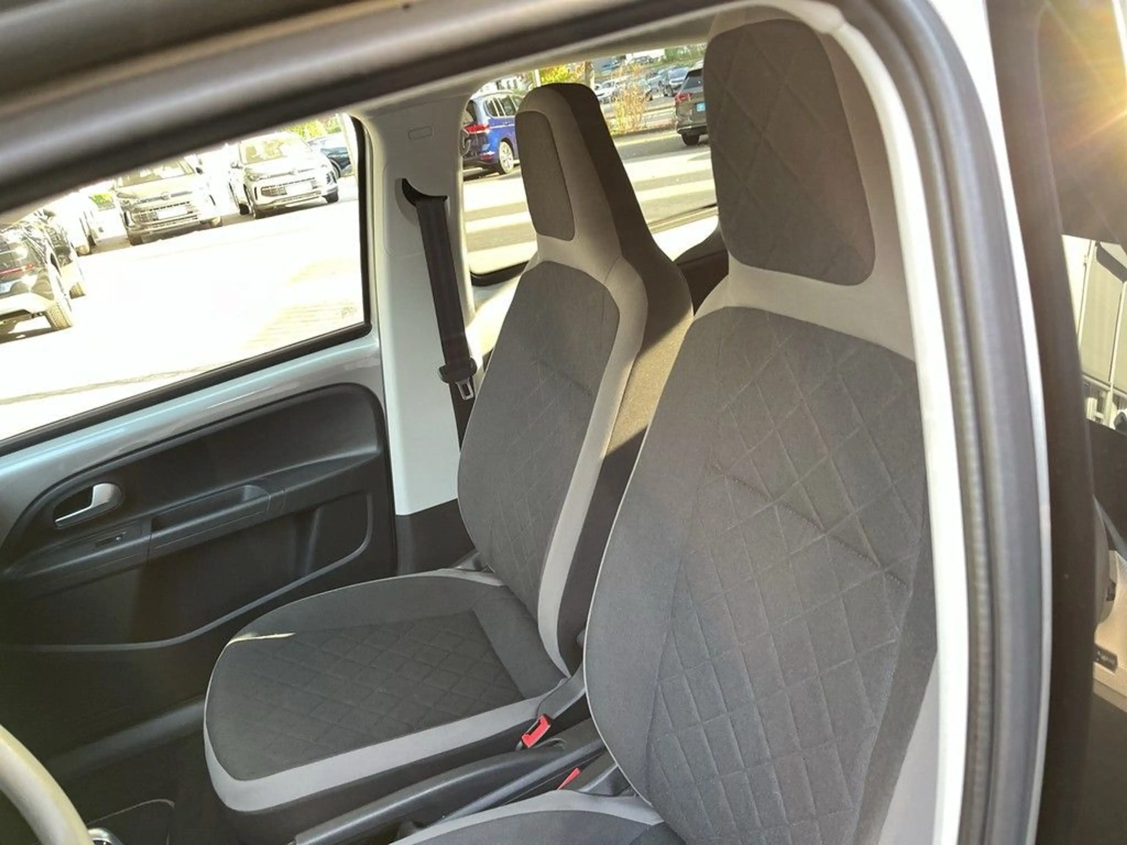 Volkswagen e-up! e-up ! Style RFK PDC DAB+ — photo 17