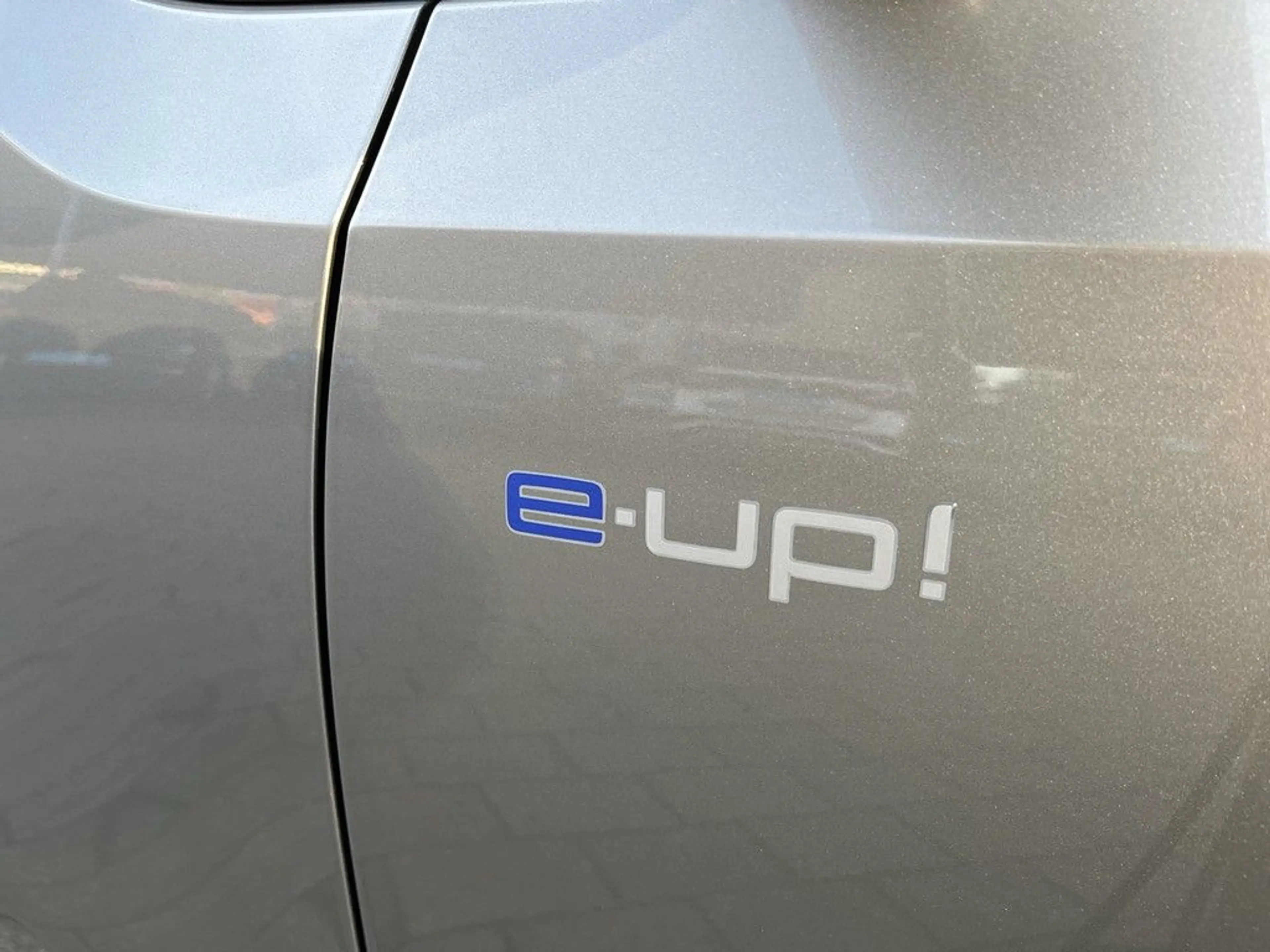 Volkswagen e-up! e-up ! Style RFK PDC DAB+ — photo 15