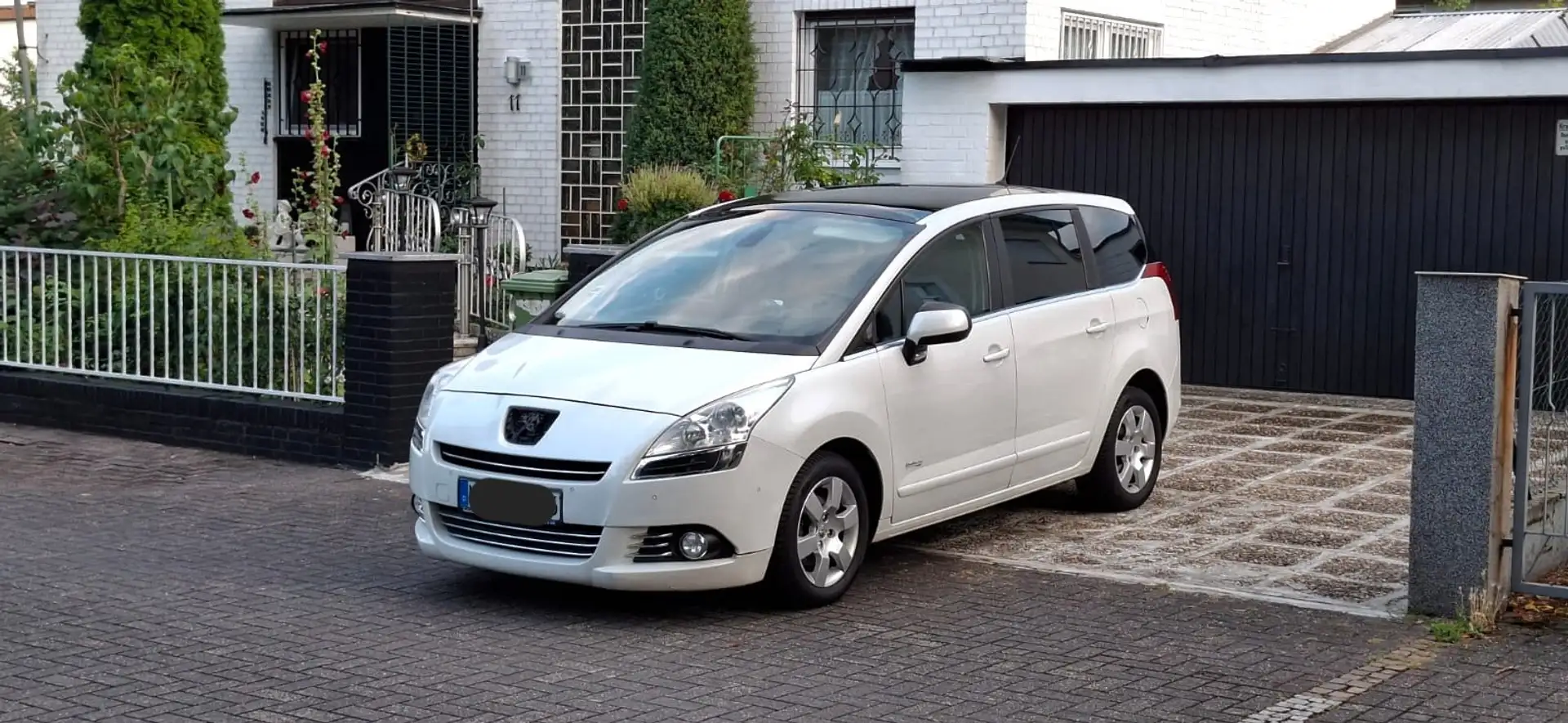 Peugeot 5008 e-HDI 115 ETG6 Stop&Start Business-Line Weiß - 1